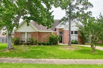Building Photo - 2915 Pepperwood Dr