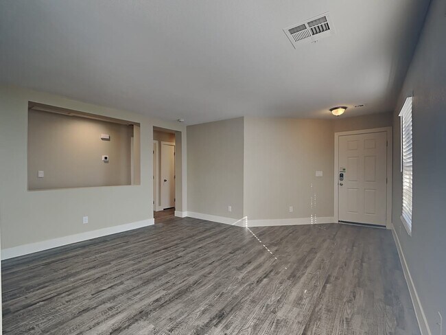 Building Photo - 8648 Shady Pines Dr