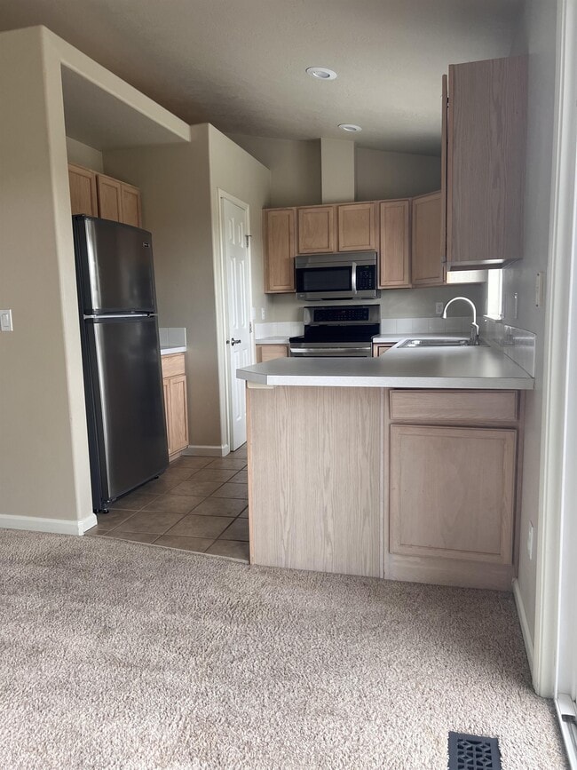 Building Photo - 1500 W Topanga Ct