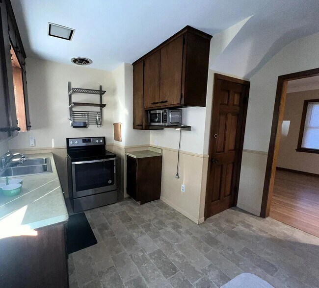 Foto del edificio - 3318 Pierce St NE