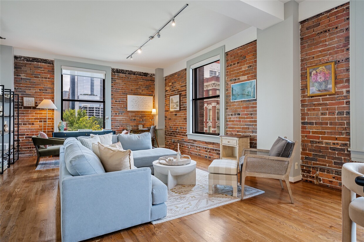 Foto principal - 915 Franklin St