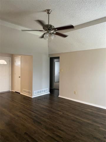 Building Photo - 104 Mesa Moor Dr