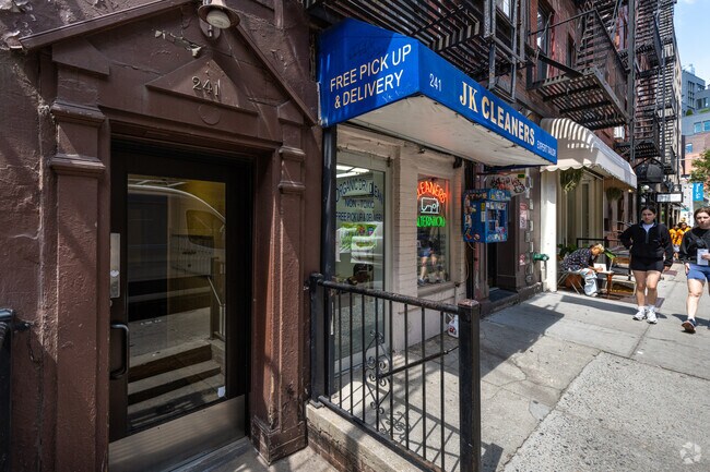 Entrance - 241 Mulberry St