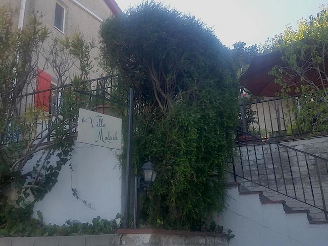 Foto del edificio - 1330 Miller Dr