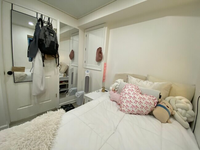 Foto del edificio - 1327 Belmont St NW