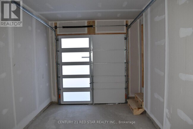 Photo du bâtiment - 66 Edminston Dr