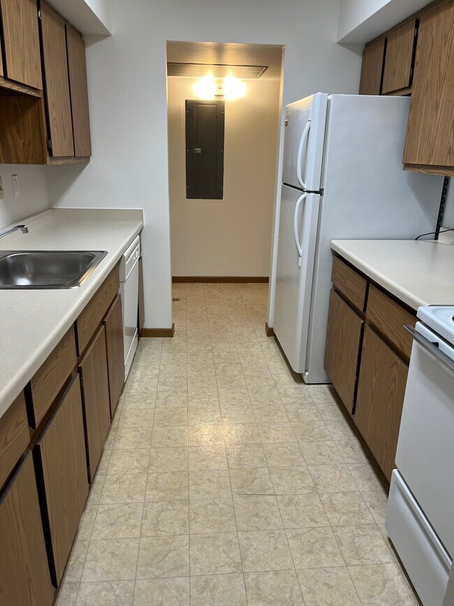 Cocina - College Court Apartments