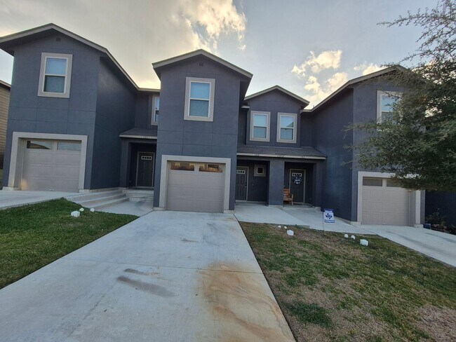 13907 Annas Way #102, San Antonio, TX. 78233 - 13907 Annas Way #102, San Antonio, TX. 78233 House