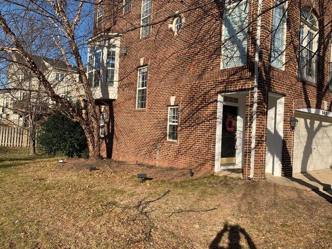 Building Photo - 602 Battery Ter NE