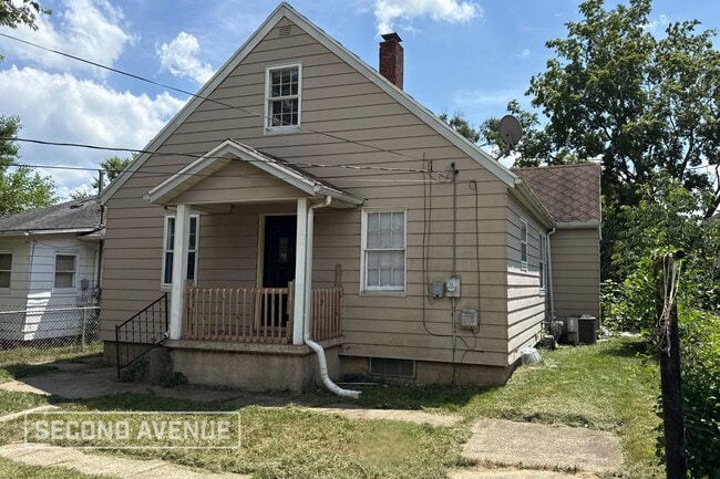 Building Photo - 1521 E Donald St