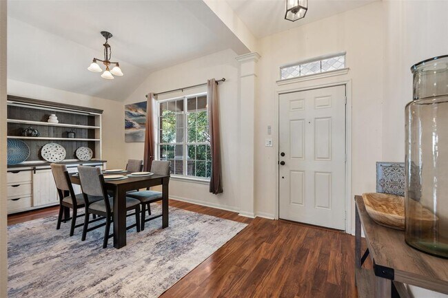 Foto del edificio - 221 Stone Crest Blvd