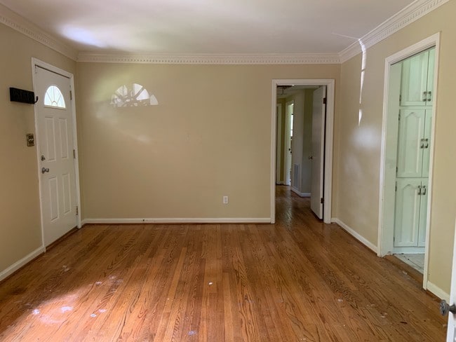 Building Photo - 621 Greenhill Dr