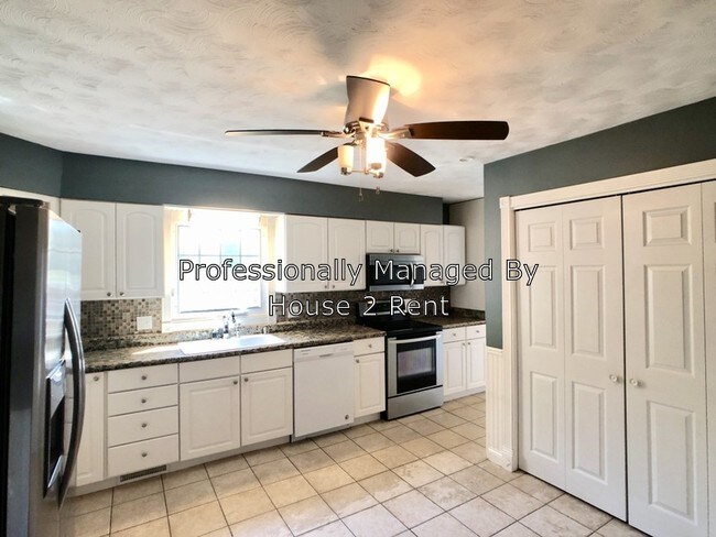 Foto del edificio - 3001 Edgewood Dr