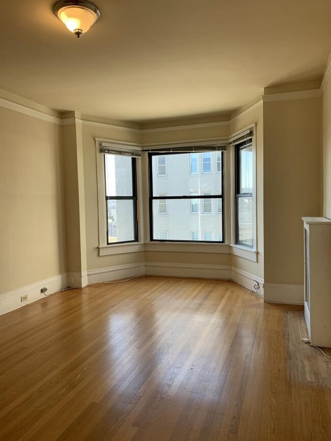 Building Photo - 3 bedroom in San Francisco CA 94109