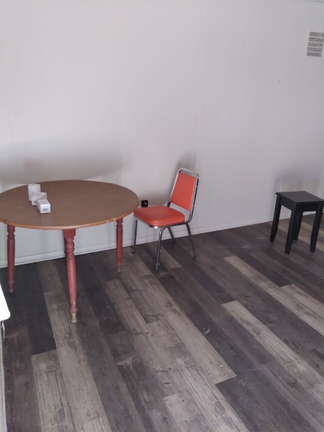 Building Photo - 2379 Locust Road, Unit Apt. #5
