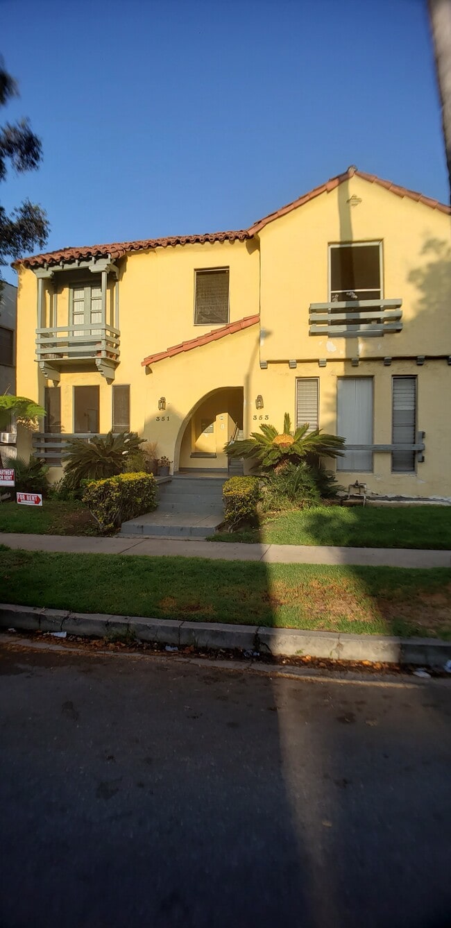 Fachada del edificio - 351 N Genesee Ave