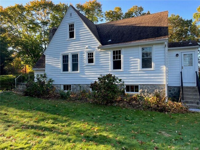 Building Photo - 173 Essex Rd