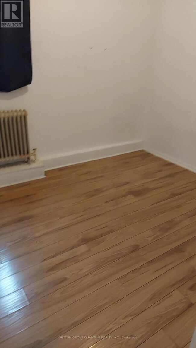 Photo du bâtiment - 2881 Lawrence Ave E