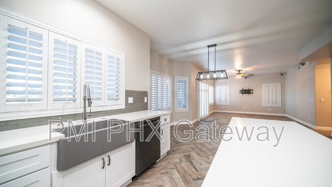 Foto del edificio - 1891 E Oasis Dr