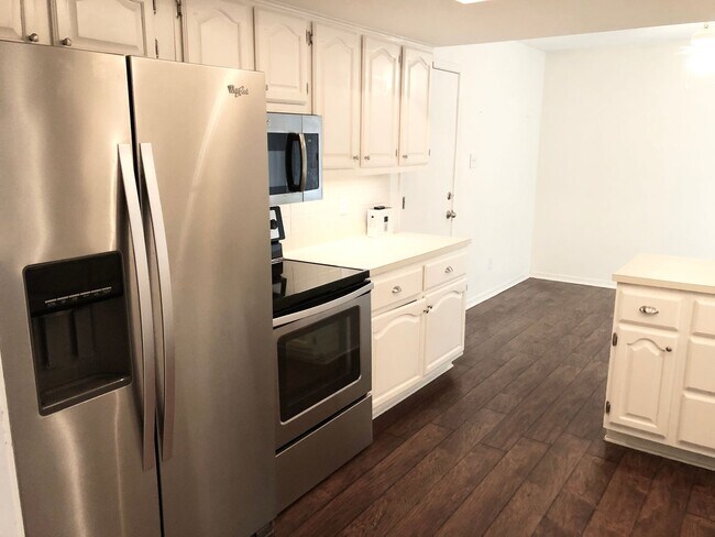 Building Photo - 210 Copperleaf