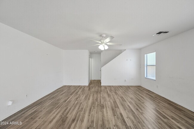 Building Photo - 2312 E Gleneagle Dr