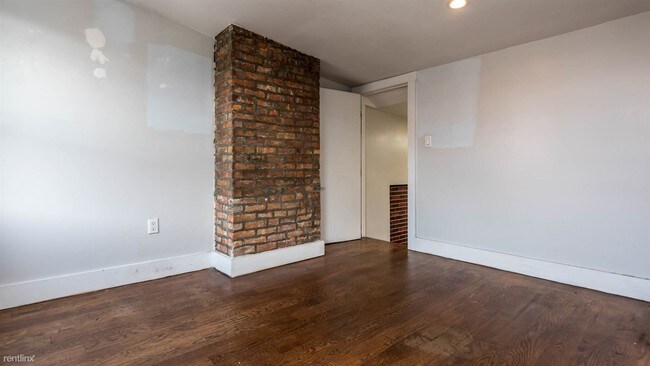 Building Photo - 64 Troutman St
