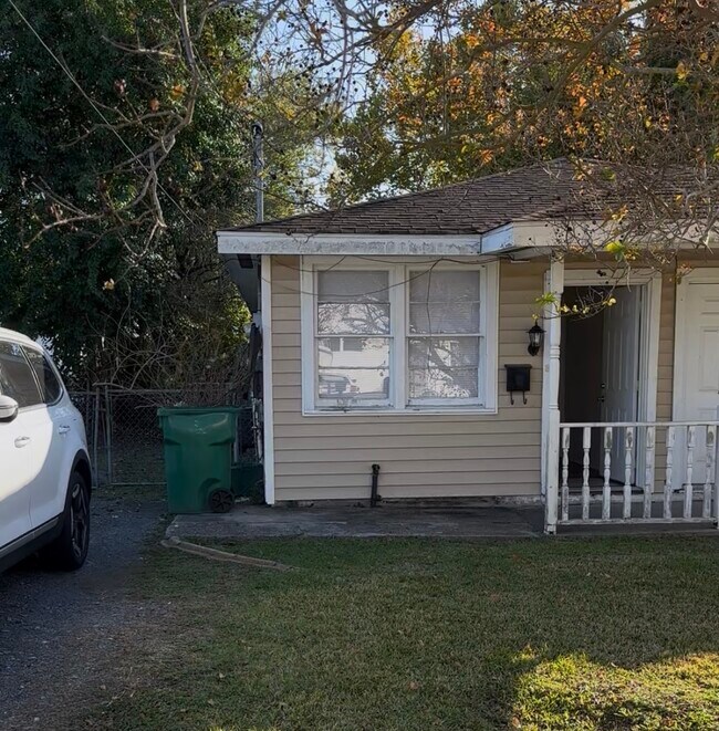 Front of double - 5017 Oak Dr