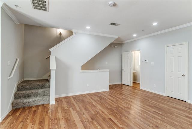Building Photo - 2415 Stutz Dr