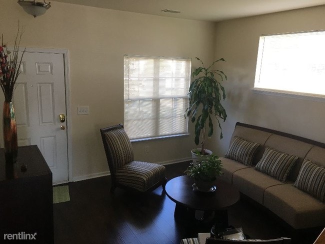 Building Photo - 3 br, 2.5 bath Townhome - 241 Azteca Drive