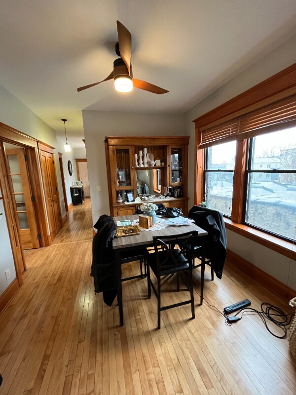 Foto del edificio - 1320 N Wicker Park Ave