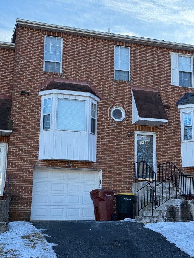 Building Photo - THREE BEDROOM TOWNHOME in Whitehall School...