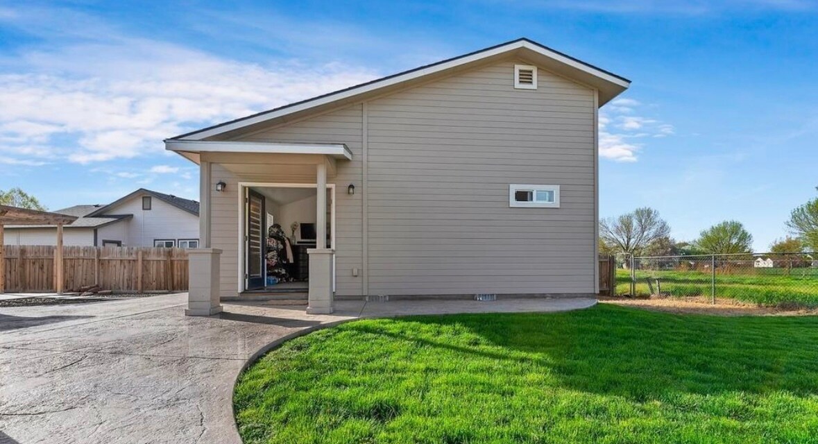 Foto principal - 2463 N Maxie Way