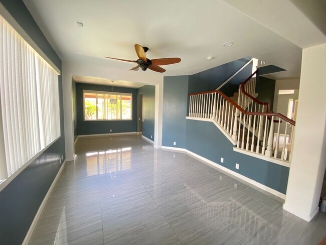 Foto del edificio - Wide Open Spaces – Renovated 5-Bedroom Hom...