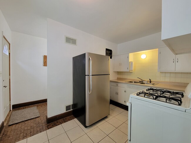 Foto del edificio - 3806 Johnson Ave