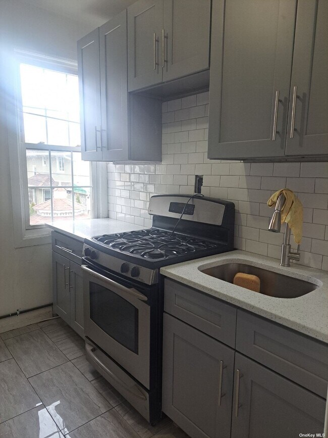 Foto del edificio - 85-33 108th St