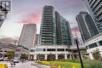 Building Photo - 10 Queens Quay W