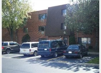 Primary Photo - 1703 W Dennis Dr