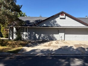 Building Photo - 1275 Alicia Cir