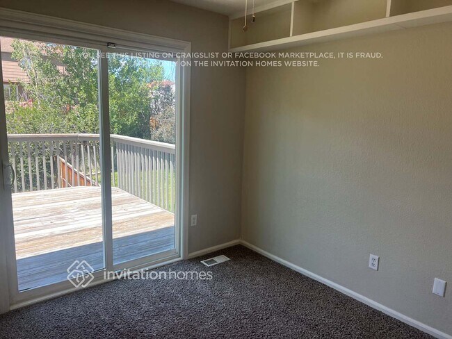 Foto del edificio - 3289 Blue Grass Cir