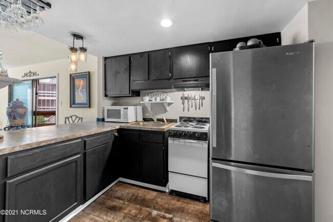 Building Photo - 6119 Harbourside Dr