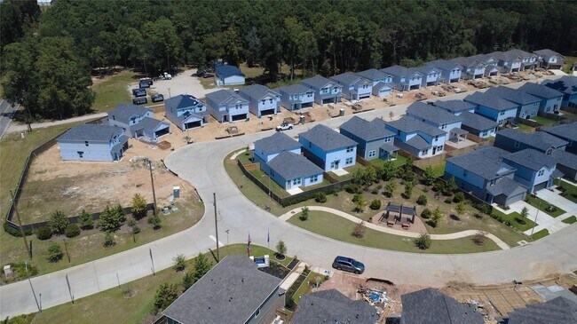Building Photo - 7851 Bergamot Cir