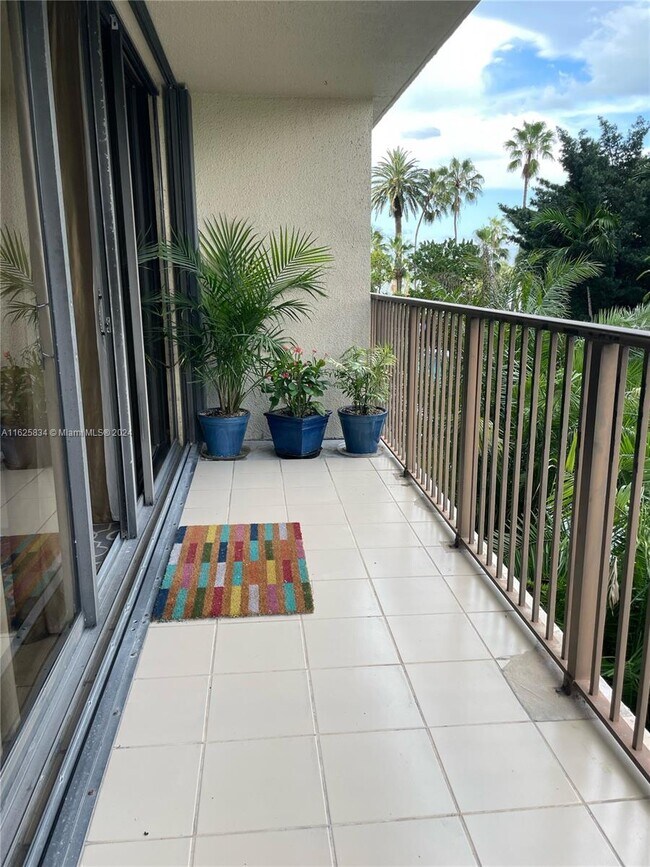 Foto del edificio - 1450 Brickell Bay Dr