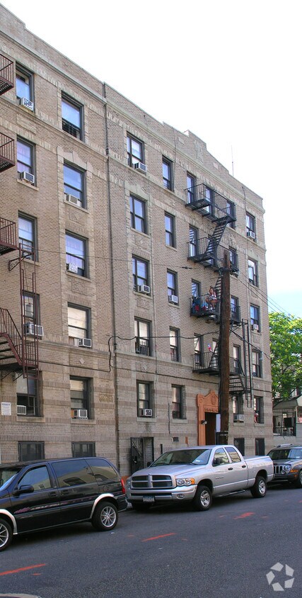 Foto principal - 2253 Ryer Ave