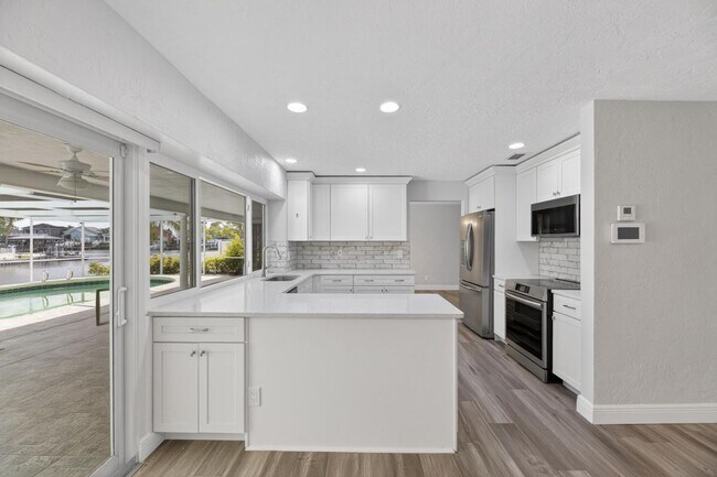 Foto del edificio - 6305 Cottonwood Ln