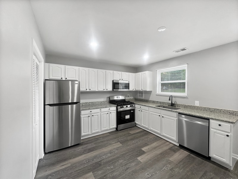 Photo - 4344 Roberton Avenue