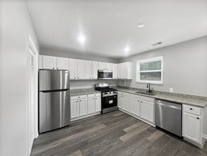 Building Photo - 4344 Roberton Ave