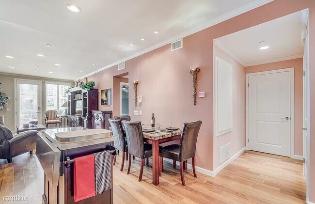 Foto del edificio - 1 br, 1 bath Condo - 1901 Victoria Avenue 116