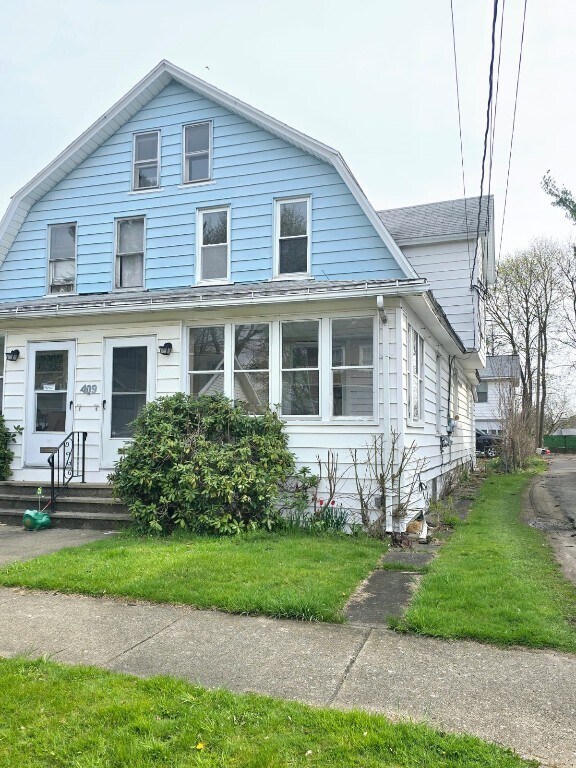 Building Photo - 409 Jackson Ave