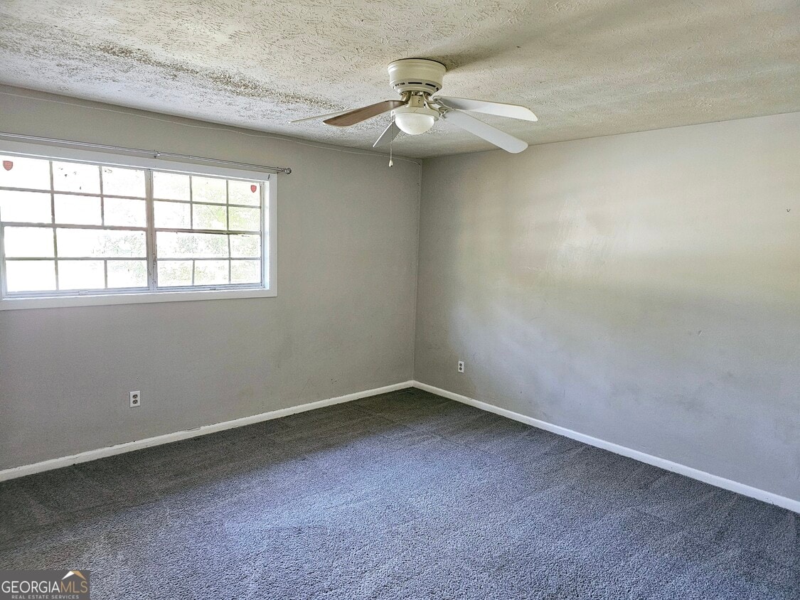 Building Photo - 1045 Laurel Ct