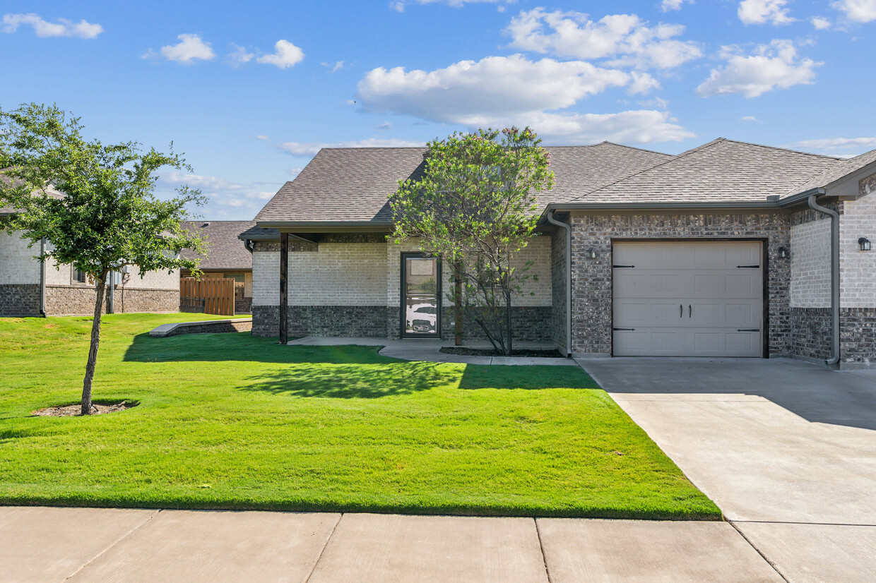 Primary Photo - The Residence at Legacy Park